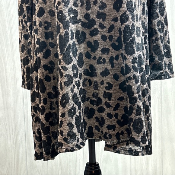 My Story Animal Print Lightweight Sweater With Pockets Size Large - Picture 3 of 10